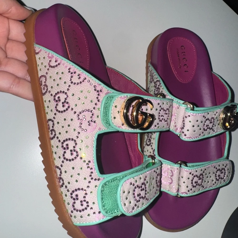 Gucci Kids Sandals in Pink and Green - Picture 2 of 4